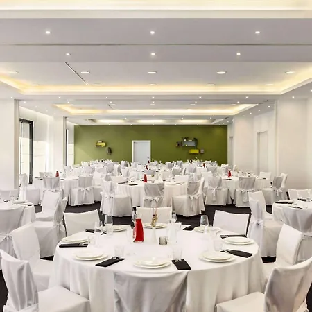 Vienna House Easy By Wyndham 4*