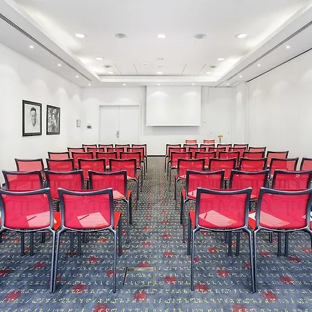 Hotel Vienna House Easy By Wyndham 4*