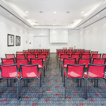 Vienna House Easy By Wyndham 4*